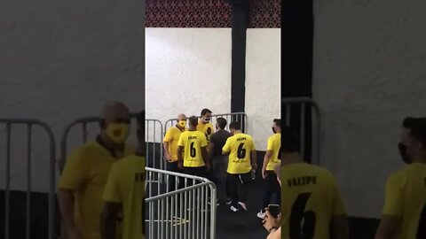 Felipe e Pedrinho chegando para votar - Eleições do Vasco 2020