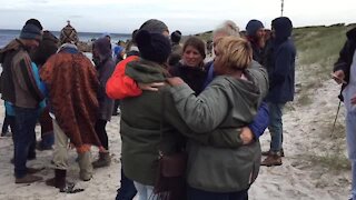 SOUTH AFRICA - Cape Town - The community gathered at Witsand Beach to commemorate the life of a murdered 38 year old man (Video) (DfX)