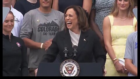 Kamala Harris Awkwardly Tells The Audience To Clap