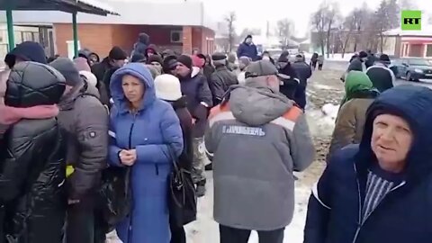 🇷🇺🇺🇦 The Russian Military Brought Humanitarian Aid To The Suburb Of Kharkov - The Village Of Liptsy!