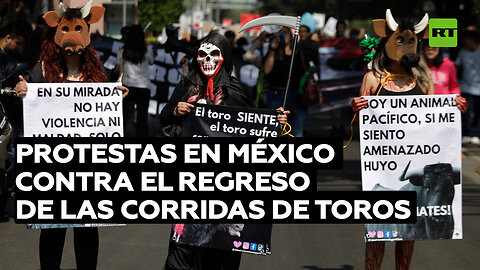 Activistas protestan contra la vuelta de las corridas de toros a la capital de México