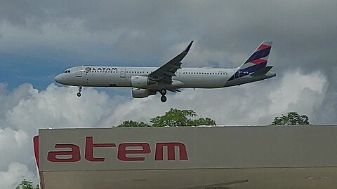 Airbus A321 PT-XPA vindo de Brasília para Manaus