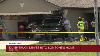 Tow Truck crashes into Cape Coral home