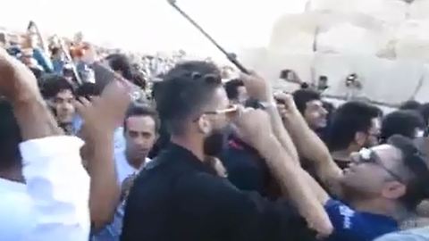 Protest gathering of thousands from across the country at Cyrus' tomb -1