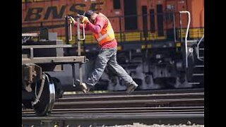 Unions and Rail companies struggle on contract, will halt supply chains