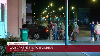Car crashes into building in Buffalo