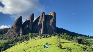 Pedra dos Cinco Pontões em Laranja da Terra