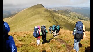 What’s the Difference Between a Woman’s and a Man’s Backpack? (Explained)