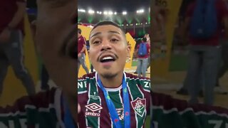Fluminense 1x1 Flamengo - Volante Andre comemorando o título do Carioca 2022