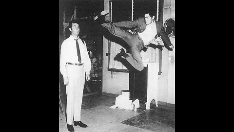 Cross kick Studio Films Bruce Lee Flying sidekick From Marlowe