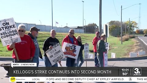 Kellogg Co. urges striking workers to vote; retirees join the picket line