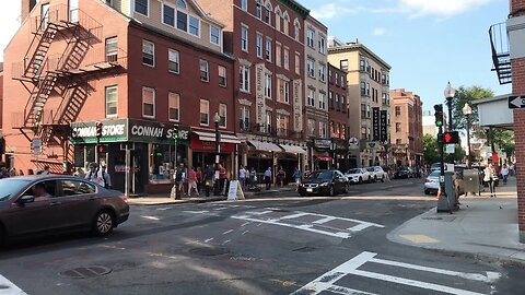 Walking Through the North End of Boston