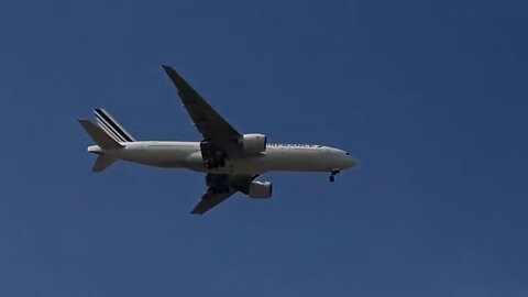 Boeing 777-200ER F-GSPY na final antes de pousar em Fortaleza vindo de Paris