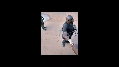 How some Nigeria Police Officers blackmail innocent people.