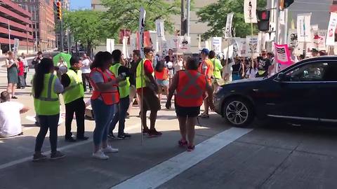 Protesters block streets, ramps in downtown MKE