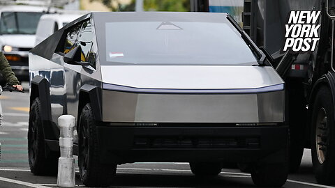 Tesla Cybertruck steering wheel appears to lag