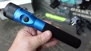 Streamlinght Stinger flashlight table top review