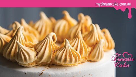 How to Make a Simple and Delicious Meringue Crown