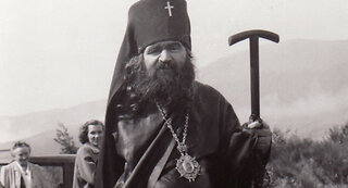 A rare video recording of Saint Hierarch Ioan Maximovich serving