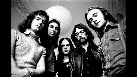 Genesis - Fly / Broadway / Cuckoo - Soundboard Recording - Live at Rochester, NY (12-17-74) PICS