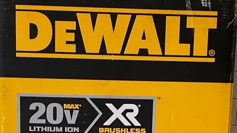 DEWALT 20V MAX* XR Pole Saw, 15-Foot Reach (DCPS620M1)