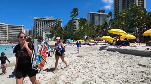 HAWAII - WAIKIKI Beach - On the Beach - Another beautiful day for people watching!-7