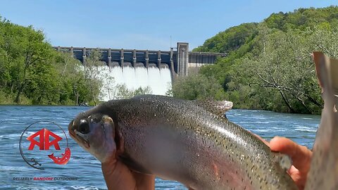 Norfork River Arkansas (Fishing with 12 Gates Open)