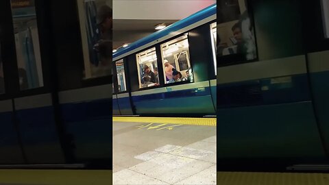 Montréal rapid transit #montreal #viralvideo