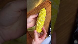 How to Shuck Corn Cleanly & Easily #foodshorts #shorts