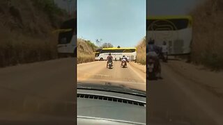 Até Ônibus fechando a BR no Maranhão #shorts