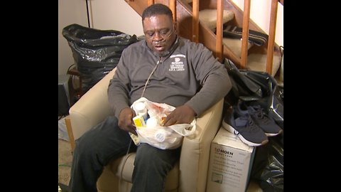Veteran claims he was evicted while in the hospital for incurable disease, now asking for help