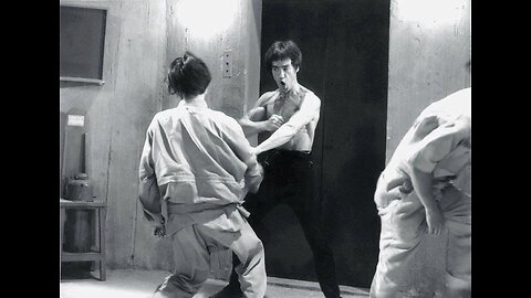 Cross kick Studio Films Bruce Lee Enter the Dragon