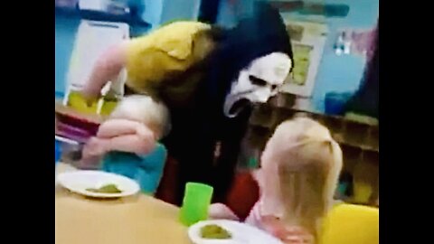 Teacher SCARES Toddlers @ Mississippi Day Care With Scream Mask 😳😡