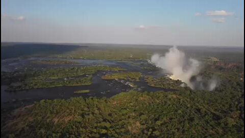 WATCH: Resplendent Victoria Falls reaches highest flow in 10 years (9vV)