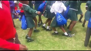 Christmas comes early for Johannesburg inner city schoolchildren (9rT)