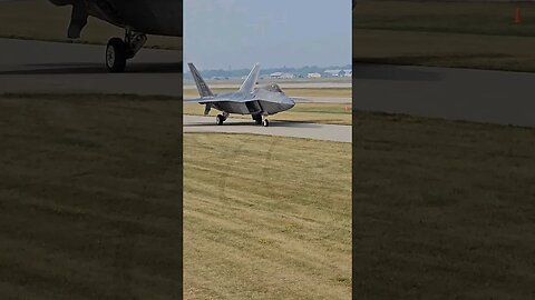 what's better? #F35 or #F22