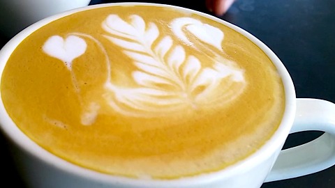 3 Buzzing Ways to Make Latte Art at Home