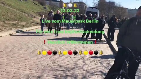 Mauerpark Berlin - Mit der Feuerwehr für eine freie Impfentscheidung ohne Zwang - 12.03.22