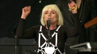 Blondie : Fight For Your Right (HQ 50f) Live Glastonbury England 2014
