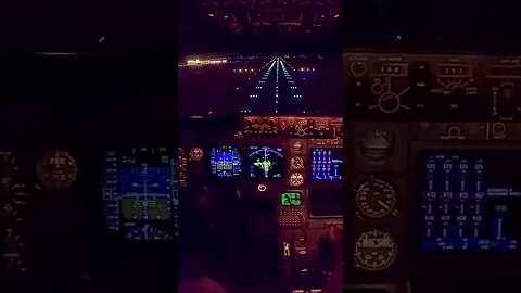 Night Landing Boeing 747