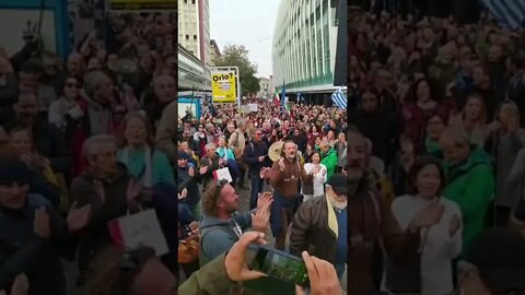 ITALY - Huge Protest In Padua Against Mandates