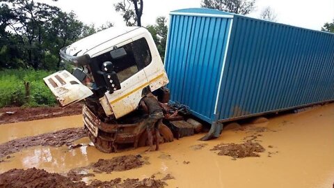 Trucks Extreme #1 - Trucks on extreme roads | Dangerous roads | BRAZIL