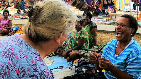 Canadian woman shares adorable interaction with market vendors in Papua New Guinea