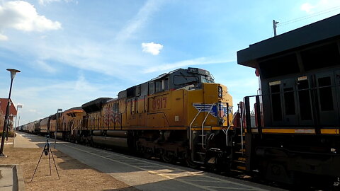 CN 2840 UP 8917 & UP 8143 Engines Manifest Train Westbound In Ontario