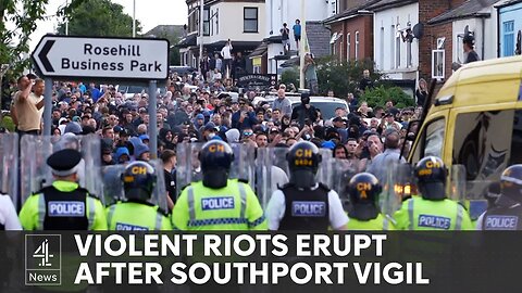 Police injured in Southport riots after stabbing of children | VYPER