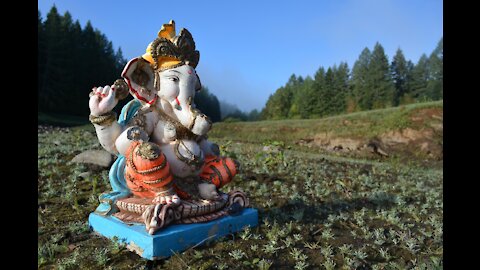 Lord Ganesha - Atrair Prosperidade Financeira e Desobstruir os Caminhos - Performance: Styaa & Pari