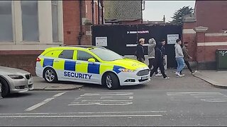 Impersonating a police vehicle?? | LONDON | 10th April 2022