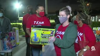 Group of Riviera Beach teens helps those in need