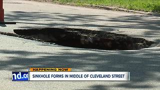 Cleveland sinkhole closes part of East 74th Street