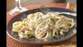 Chicken Fettuccine Alfredo Recipe - Easy Dinner